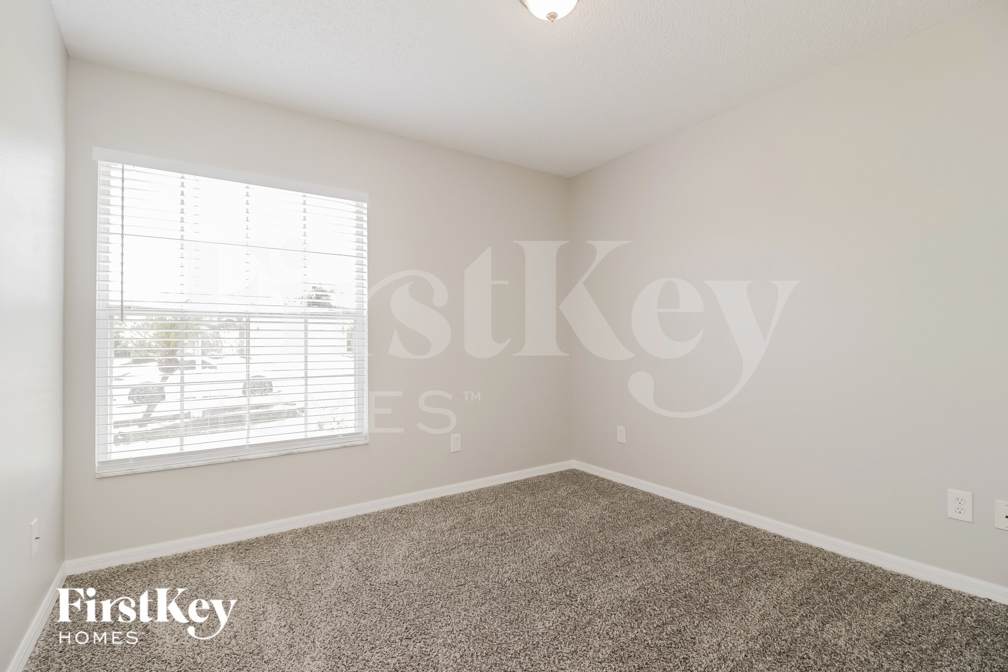 Building Photo - 211 Oak Branch Dr