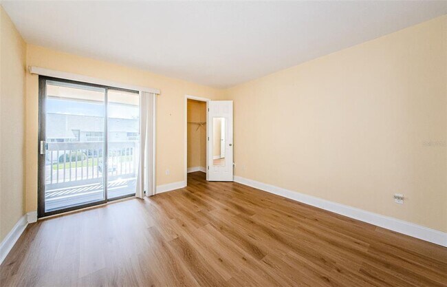 Building Photo - 455 Alt 19