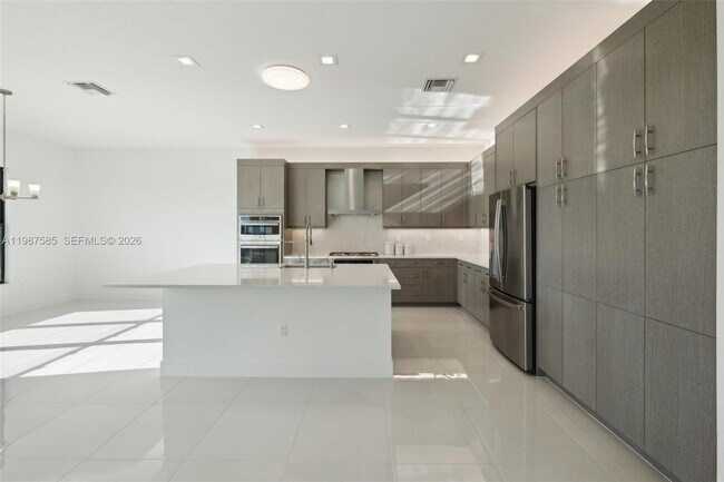 Building Photo - 13076 Feathering Wy