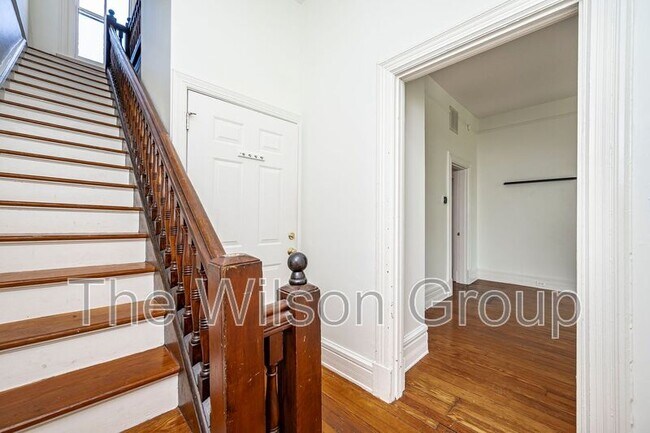 Building Photo - 1007 W Franklin St