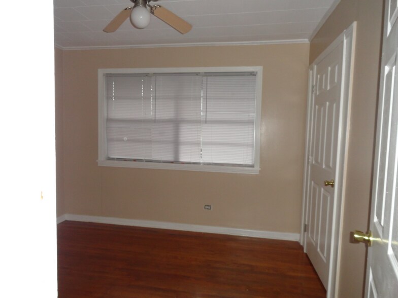 Building Photo - 610 Angers St