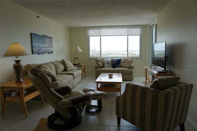 Building Photo - 6322 Palma Del Mar Blvd S