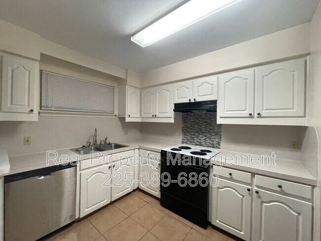 Building Photo - 13640 Rampart Ct