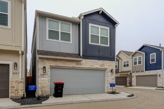 Building Photo - 1529 Beach Oak Dr