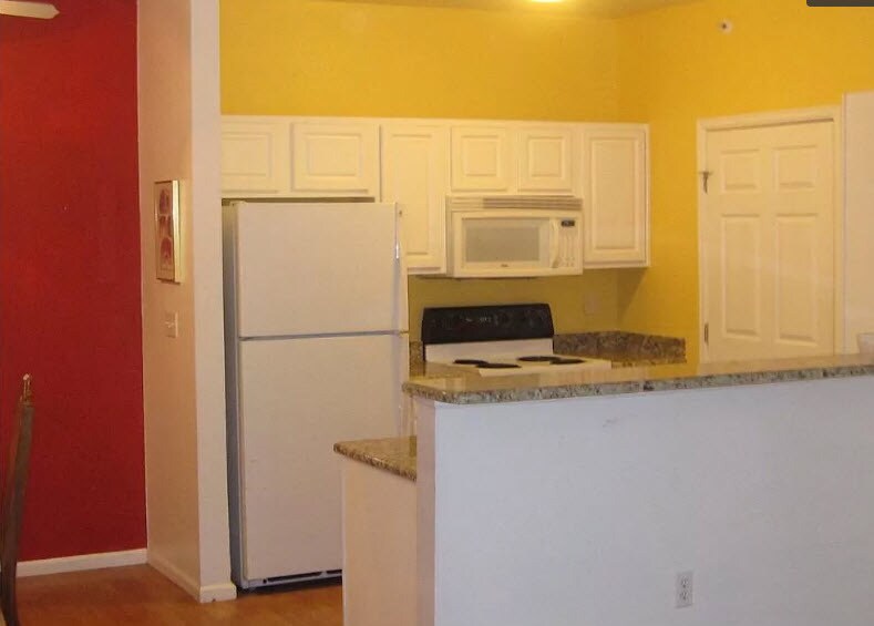 Ketchen - 2430 W 82nd Pl