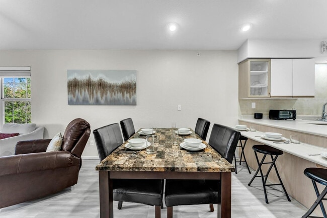 Building Photo - 155 W Rockford Dr