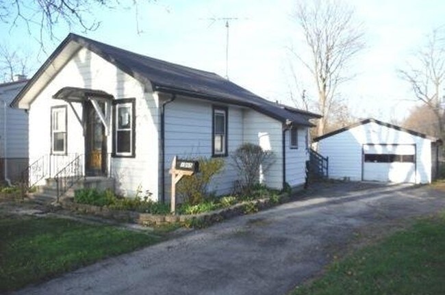 Building Photo - 1905 Elim Ave