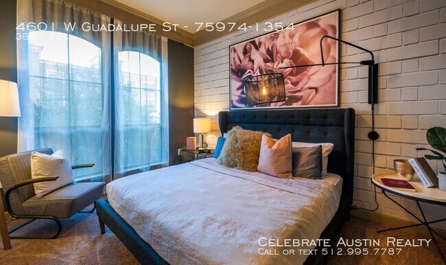 Building Photo - The Triangle