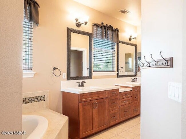 Building Photo - Beautiful Lompoc Home