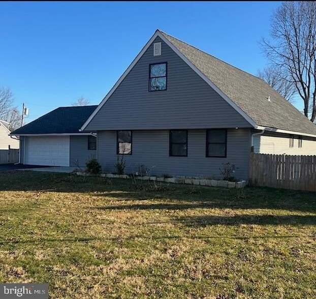 Building Photo - 311 Snowball Dr