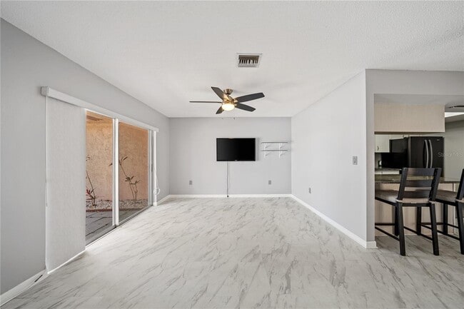 Building Photo - 5428 Larchmont Ct