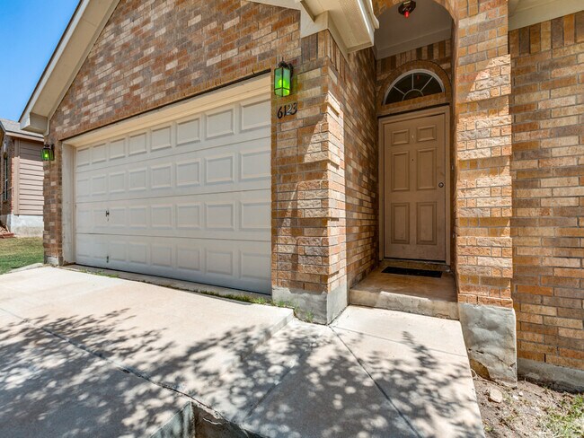 Primary Photo - 6123 Flower Meadow
