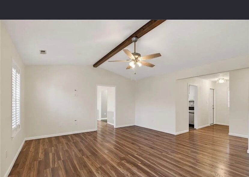 Building Photo - 744 Flagship Dr