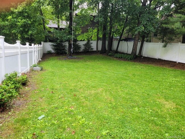 Building Photo - 31 Apricot Rd