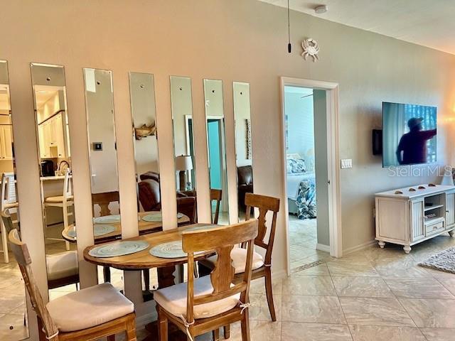 Building Photo - 2060 Matecumbe Key Rd