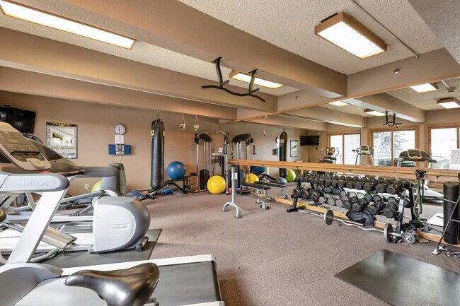 Building Photo - 55 Upper Woodbridge Rd