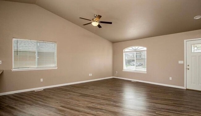 Building Photo - 50 % 0ff 1st Month's Rent!!!