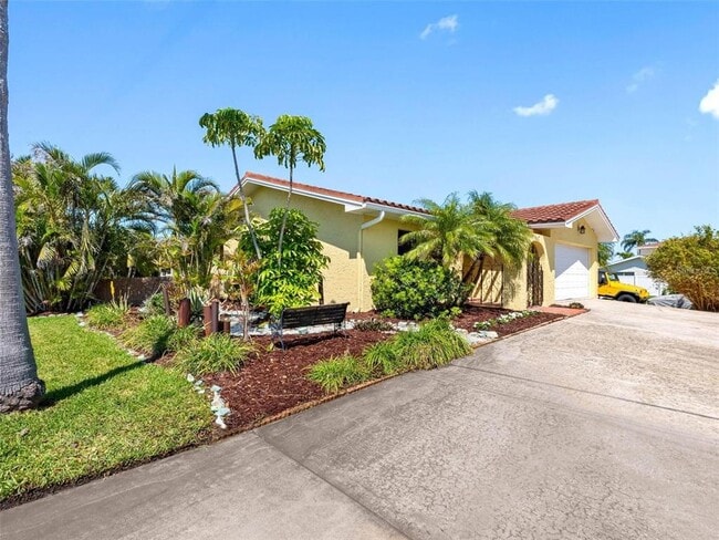 Building Photo - 562 Johns Pass Ave