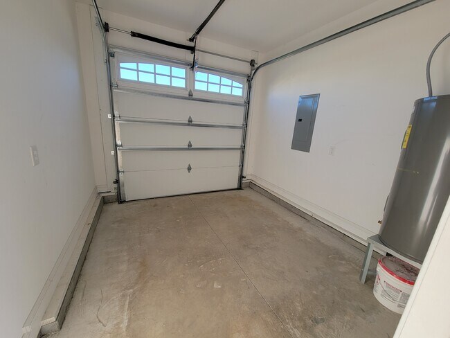 Building Photo - 232 Leonda Dr
