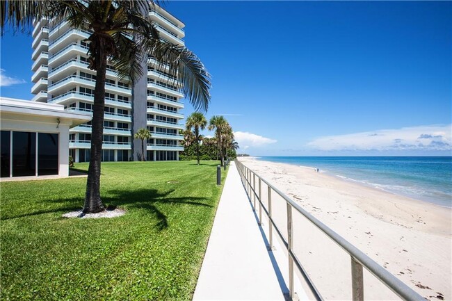 Building Photo - 3554 Ocean Dr
