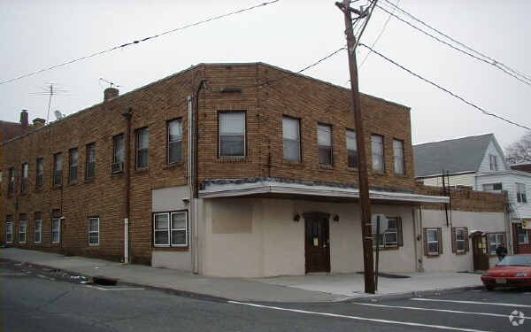 Primary Photo - 324-328 Hope Ave