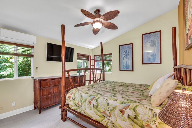 Building Photo - Pet Friendly, Fully Furnished Home in Keau...