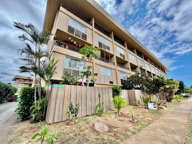 Building Photo - Available Now | Fully Furnished 1 Bedroom,...