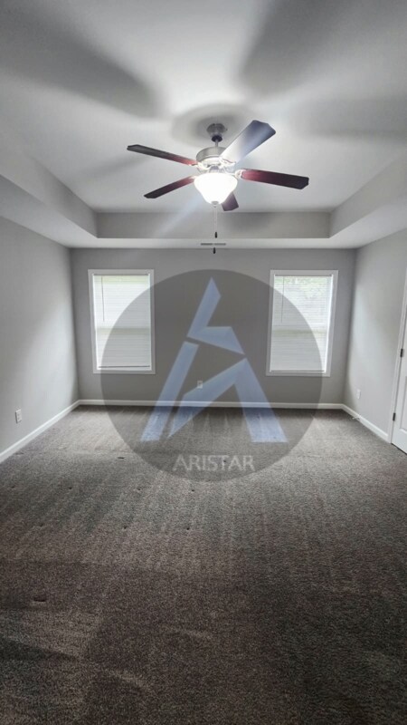 Building Photo - 208 Persian Ivy Way
