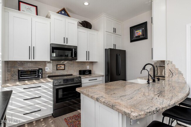 Building Photo - 5712 E Blue Sky Dr