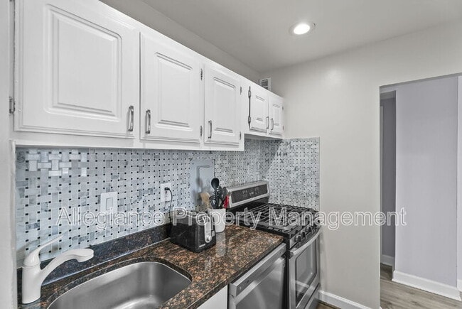 Building Photo - 5340 Holmes Run Pkwy