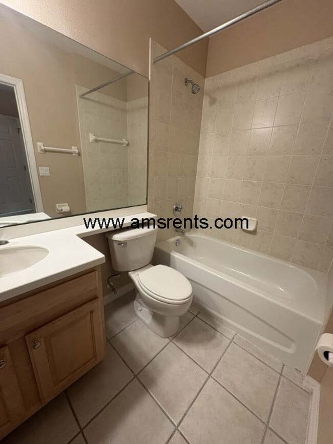 Building Photo - Spacious 2 bedroom 2 bath Condo in North Shore at Lake Hart