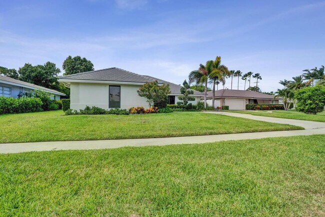 Building Photo - Boca Raton Beautifully Updated 4 Bedroom Pool Home