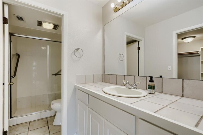 Building Photo - 11 Casa Verde St