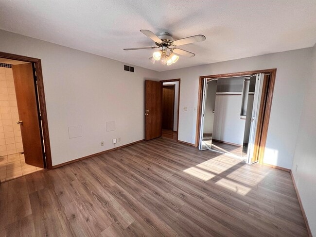 Building Photo - 1819 S Cranbrook Ave