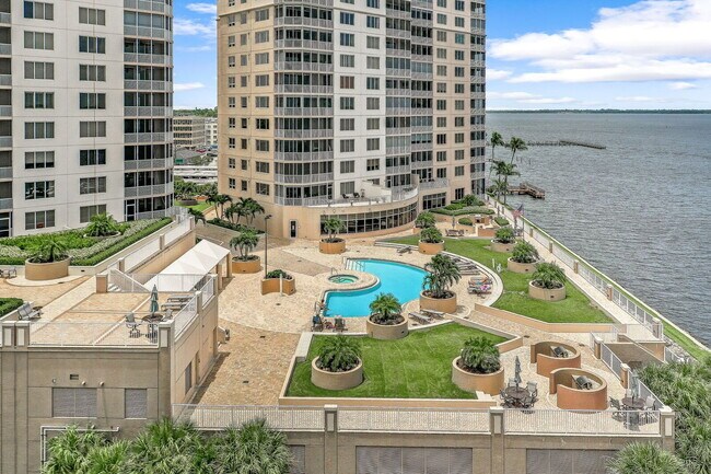 Building Photo - Stunning High-Rise Condo with Gulf Views –...