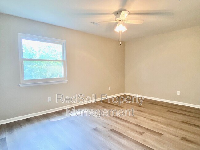 Building Photo - 13 Sandpiper Ct