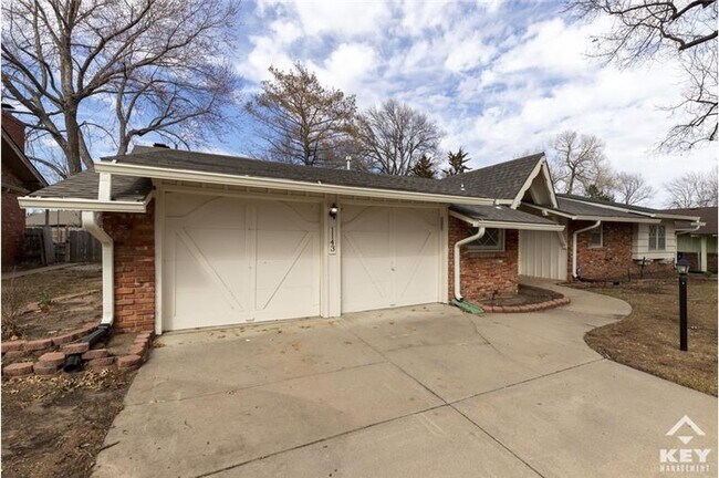 Building Photo - 1143 Patricia St