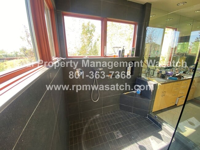 Building Photo - Check out This Stunning 3 Bedroom 2.5 Bath...