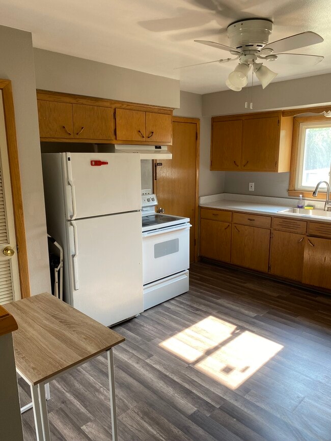 Building Photo - 326 Born Pl