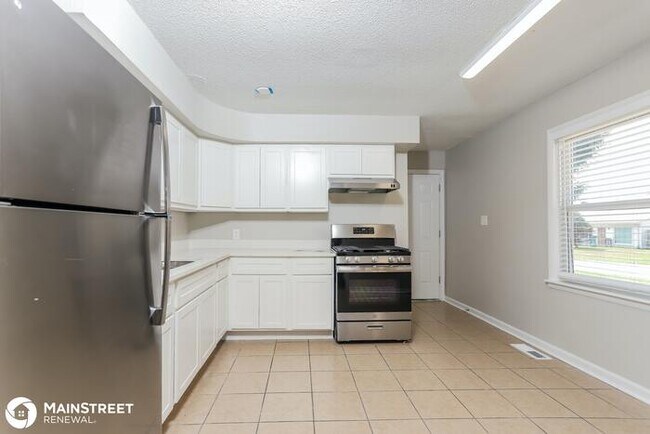 Building Photo - 23 JAMESTOWN DR, ST PETERS, MO 63376