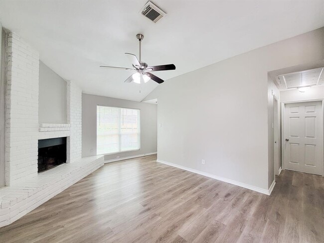 Building Photo - 15814 Murrelet Ct