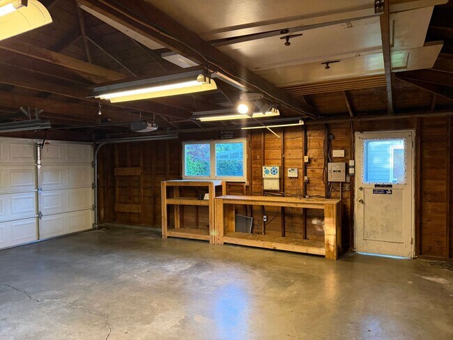 Building Photo - 924 N Union Ave