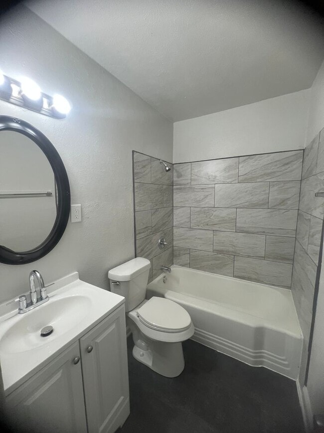 Building Photo - Charming 2/1 in Waco