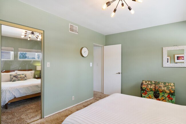 Building Photo - 74533 Peppertree Dr