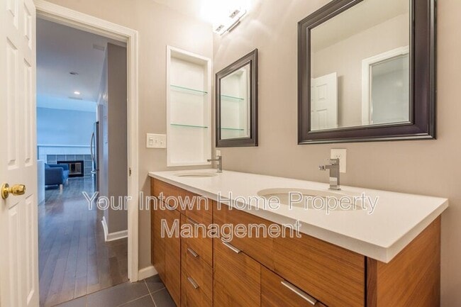 Building Photo - 505 Oakdale Rd NE