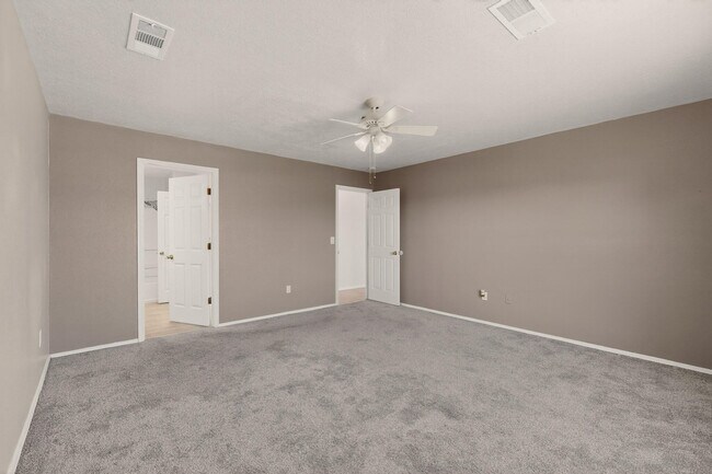 Building Photo - 16 Sheba Pl