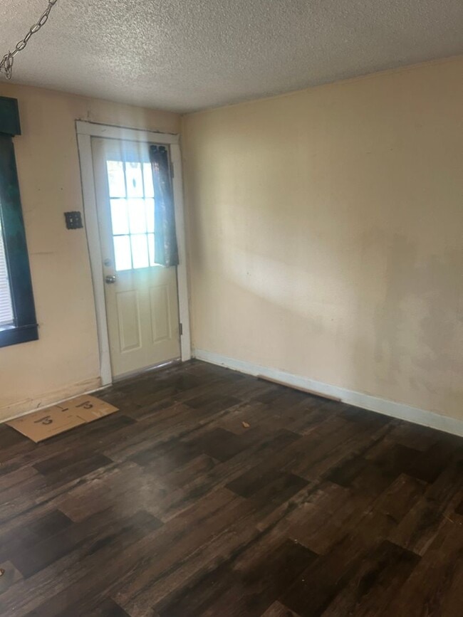 Building Photo - Contact Peggy Goodman 501 676 1758