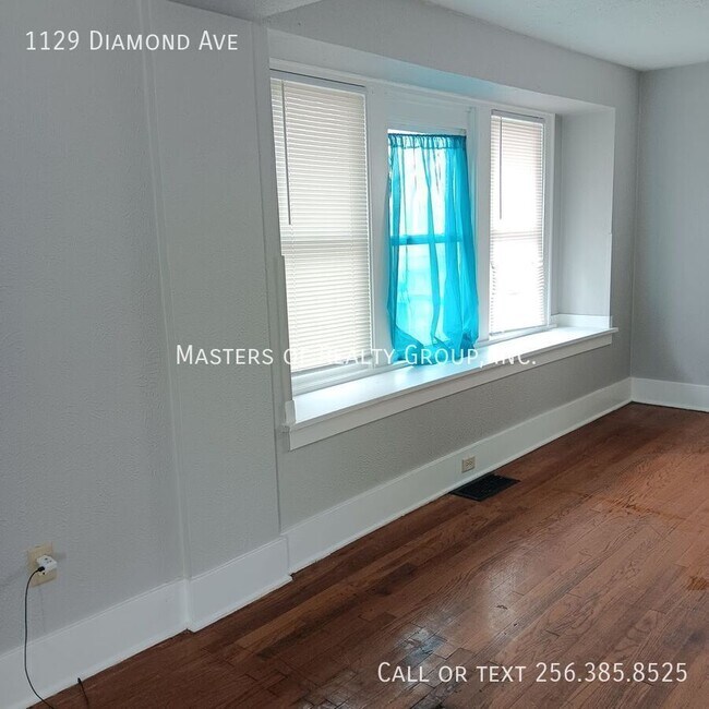Building Photo - 1129 Diamond Ave