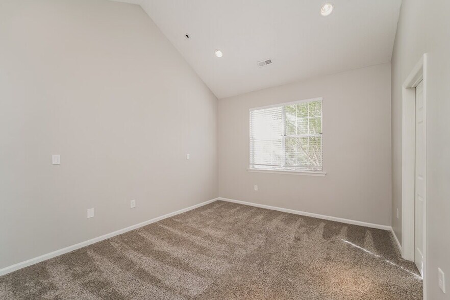 Building Photo - 7437 Reedy Creek Rd