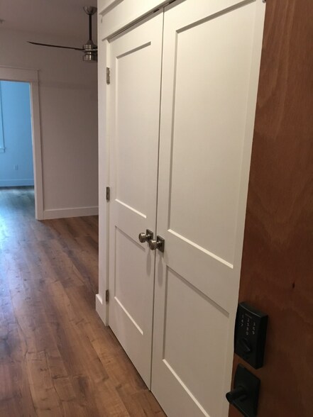 Building Photo - 411 N Pine St